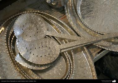 Иранское искусство - Гравировка металла, &quot;Галам Зани&quot; (тиснение) - Шумовка и металлические подносы - 16