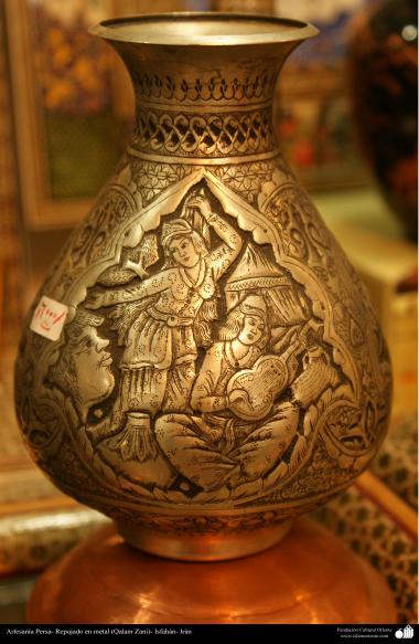Иранское искусство - Гравировка металла, &quot;Галам Зани&quot; (тиснение) - Декоративная ваза - 21