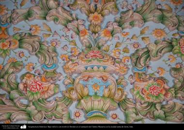 اسلامی فن تعمیر - کاشی کاری (ٹایل کا فن) - پھول پتی کی ڈیزاین - حرم حضرت معصومہ (س) - شہر قم - ایران- ۱۱