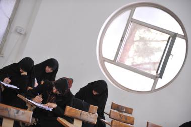Mulheres muçulmanas em uma sala de aula. O islã incentiva a busca do conhecimento pelo ser humano.