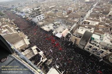 Mourning for Imam al-Hussein (a.s), procession in the holy city of Karbala - Irak in the holy month of Muharram