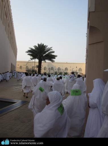 Femmes musulmane en train d&#039;effectuer les rites du pèlérinage 