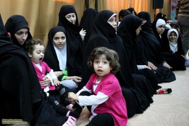 Mulheres muçulmanas com suas filhas