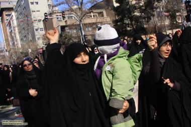 مسلمان خواتین اپنے حجاب کے ساتھ احتجاج میں شامل - ۵۲