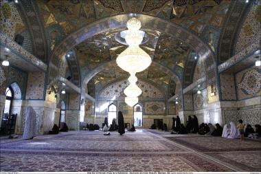 A sala Dar al-Hikmah (Casa da Sabedoria), com seus visitantes - Santuário do Imam Rida (AS)