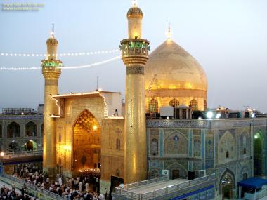 Luzes iluminando o Santuário do Imam Ali (AS)