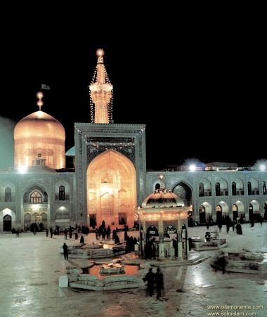 اسلامی معماری - امام رضا (ع) کے مزار کی گنبد اور صحن کا ایک منظر شہر مشہد میں , ایران - ۳۲