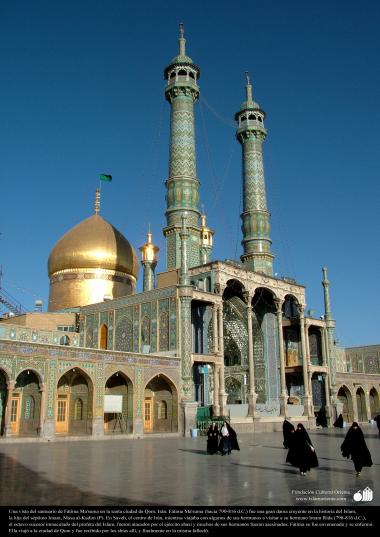 Una vista del santuario de Fátima Ma&#039;suma (P) en la santa ciudad de Qom- 13