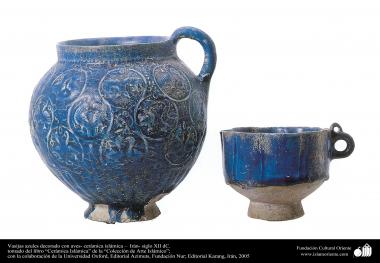 Vasijas azules decorado con aves- cerámica islámica –  Irán- siglo XII dC.