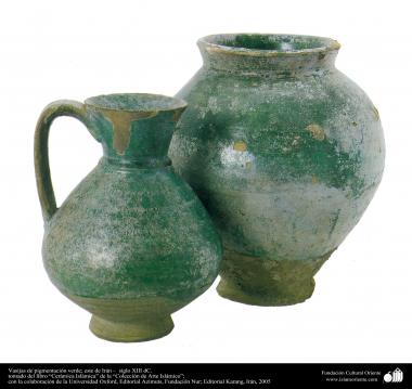 اسلامی فن - ایران سے متعلق پرانا مٹی کا کوزا اور جگ - تیرہویں سدی عیسوی - ۲۶
