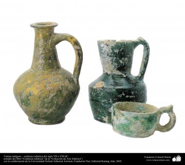 Arte islamica-Gli oggetti in terracotta e la ceramica allo stile islamico-La brocca e il bicchiere antichi-VII o VIII secolo d.C    
