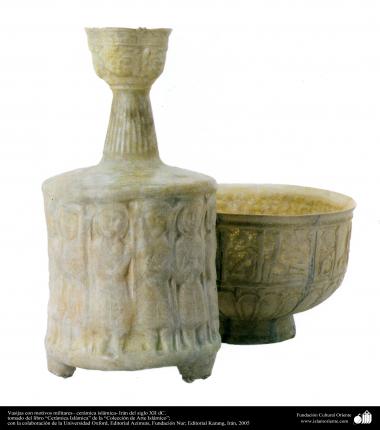 イスラム美術（陶器、セラミック、兵士でパターン化されたアンティーク陶器鉢の上からの眺め_X・AD XI）（１２世紀）